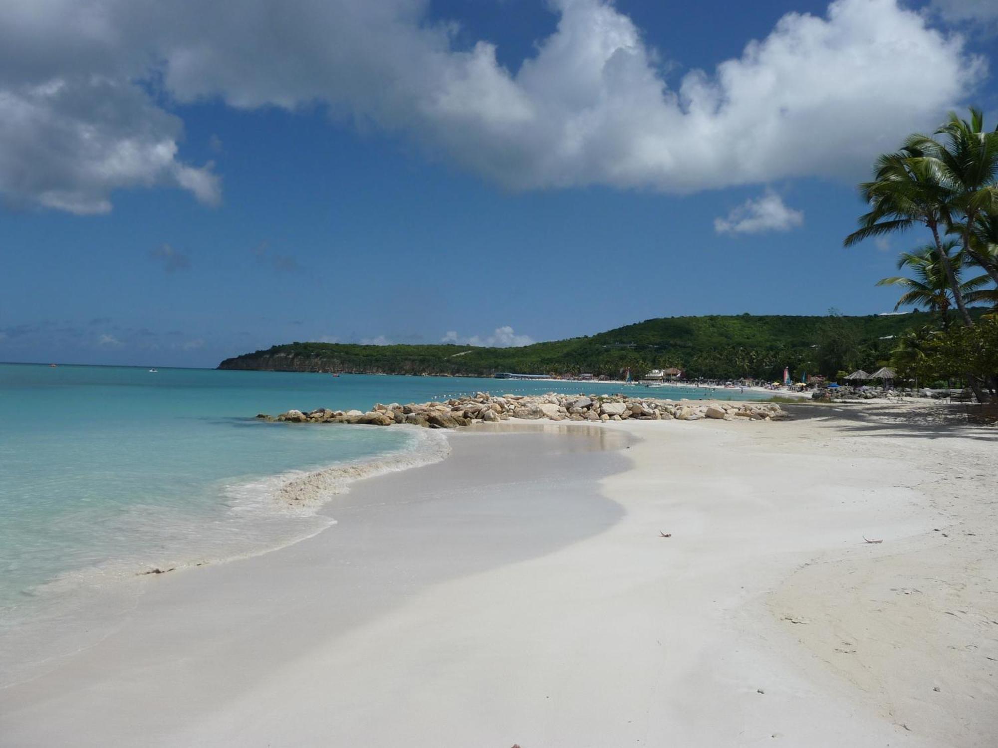 Dickenson Bay Buccaneer Beach Club מראה חיצוני תמונה